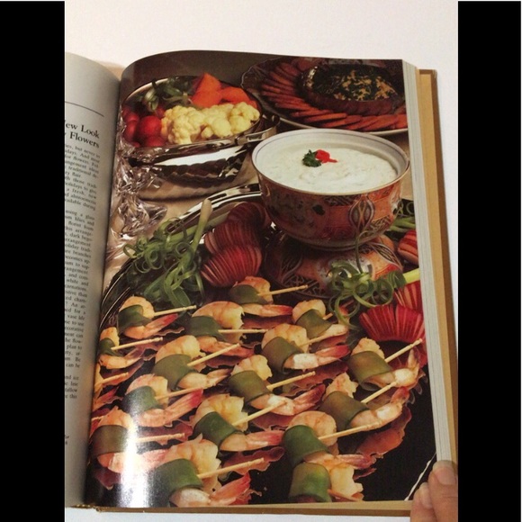 Southern Living “1984 Annual Recipes” Cookbook - Picture 3 of 9